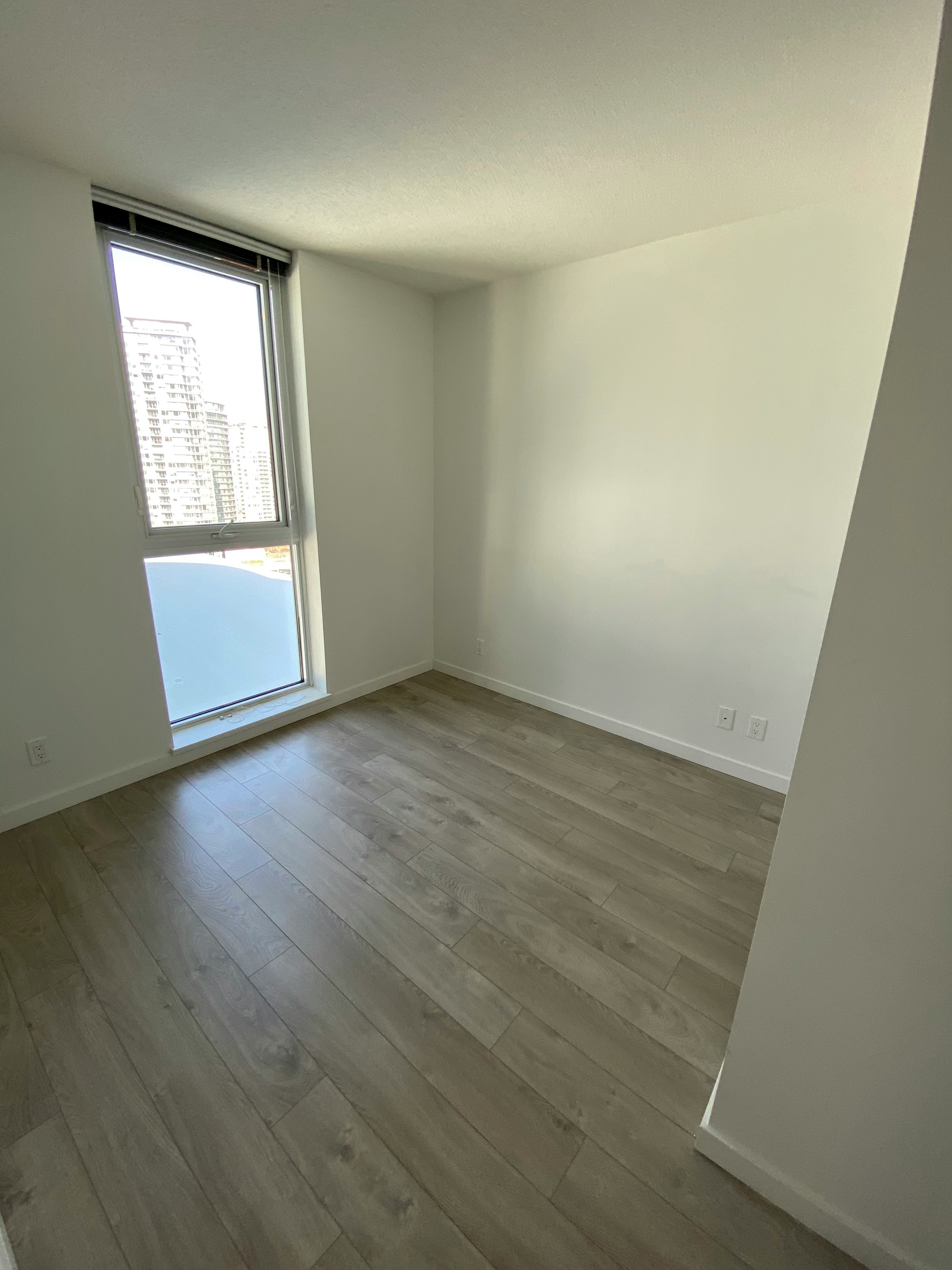 1201-685 Pacific Boulevard, Vancouver, BC, V6B 0R4 - 3