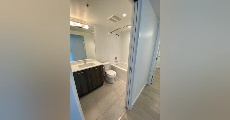 1201-685 Pacific Boulevard, Vancouver, BC, V6B 0R4 - 8