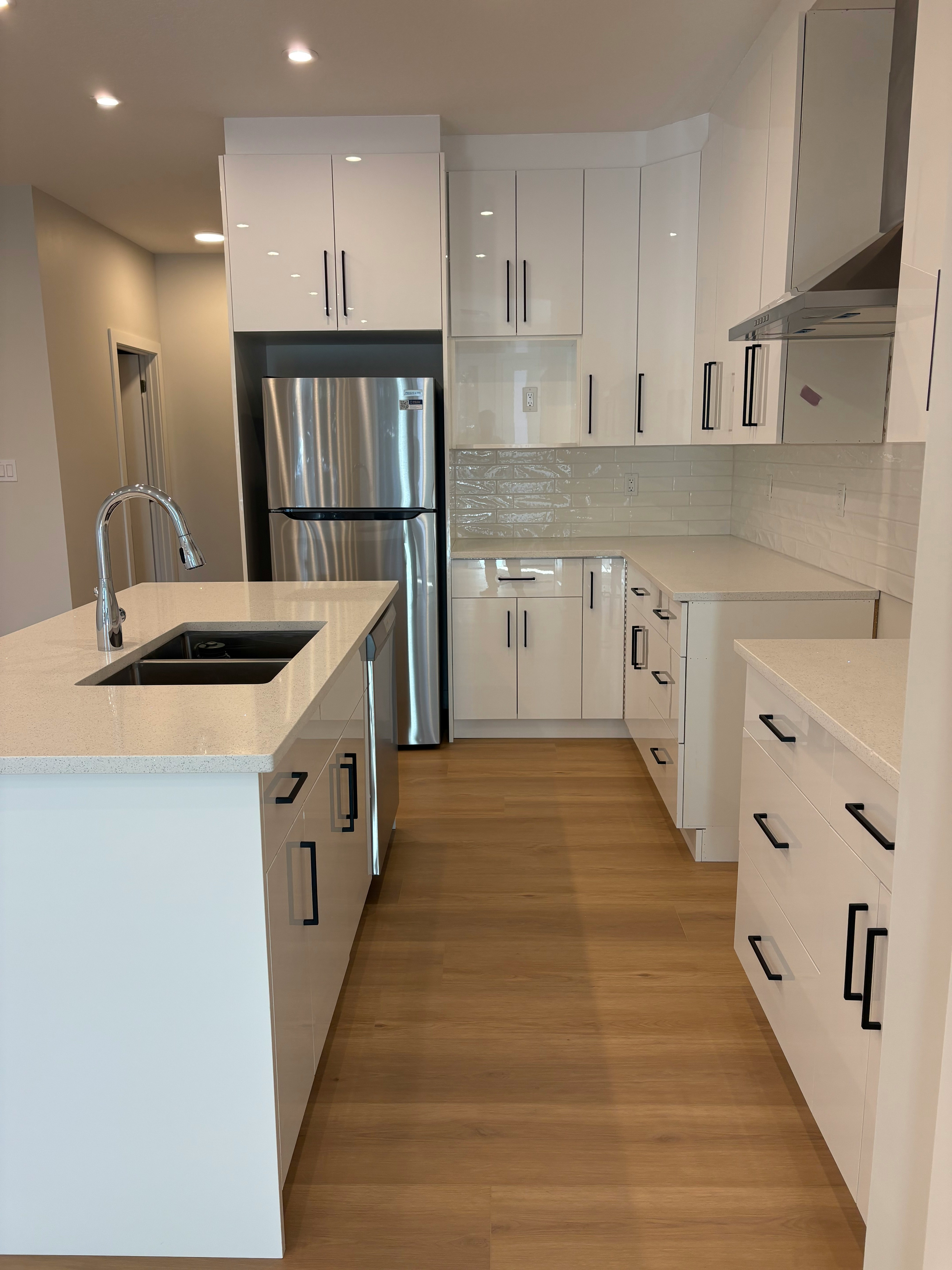 12337 85 Street Northwest, Edmonton, AB, T5B 3H1 - 2