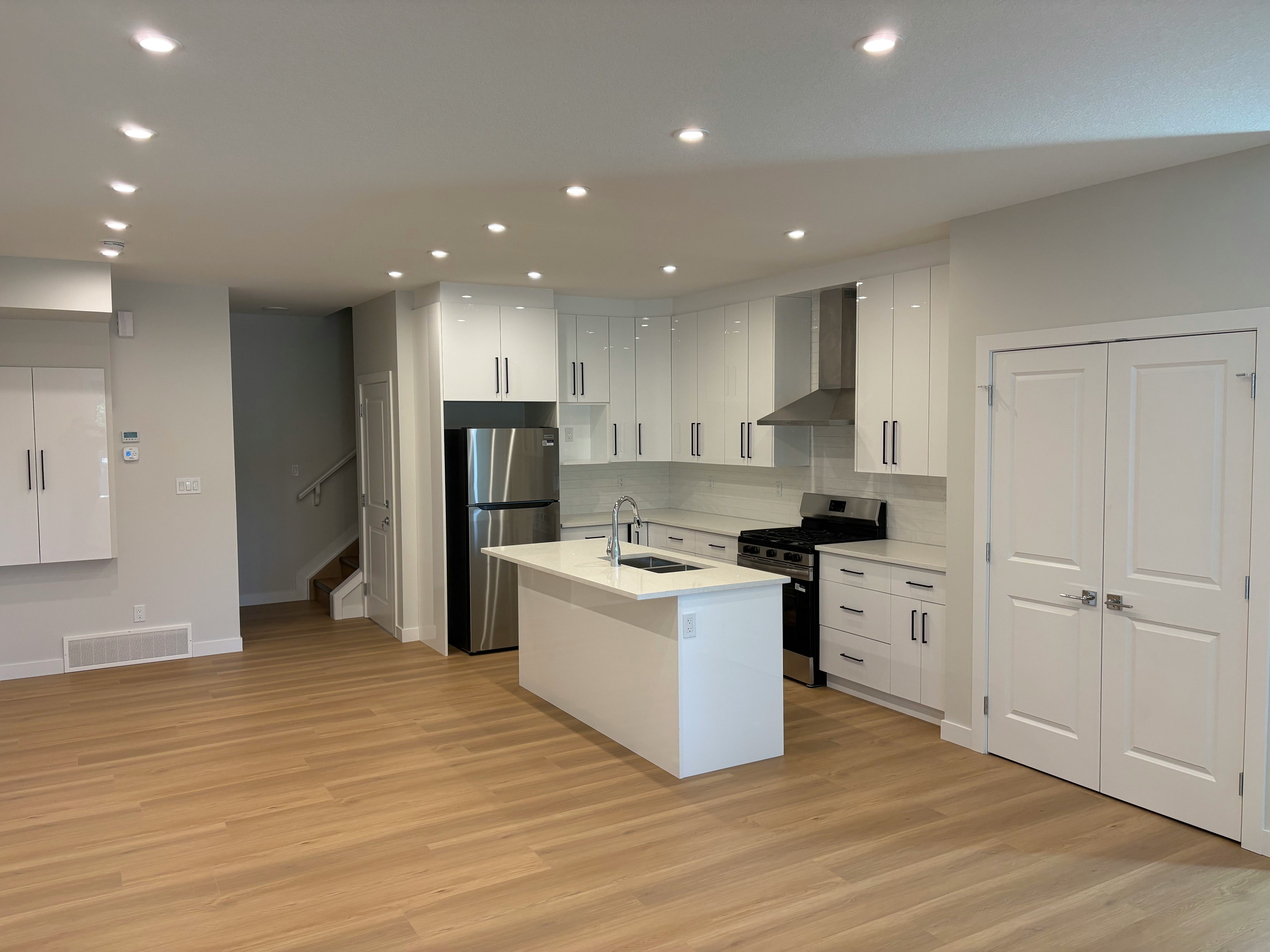 12337 85 Street Northwest, Edmonton, AB, T5B 3H1