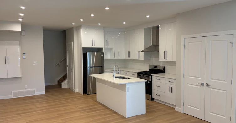 12337 85 Street Northwest, Edmonton, AB, T5B 3H1
