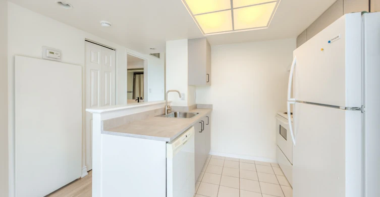 2504-5 Concorde Place, Toronto, ON, M3C 3K6 - 7