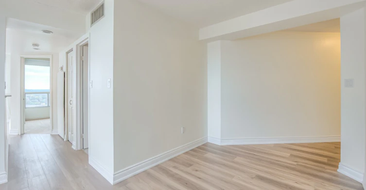 2504-5 Concorde Place, Toronto, ON, M3C 3K6 - 13