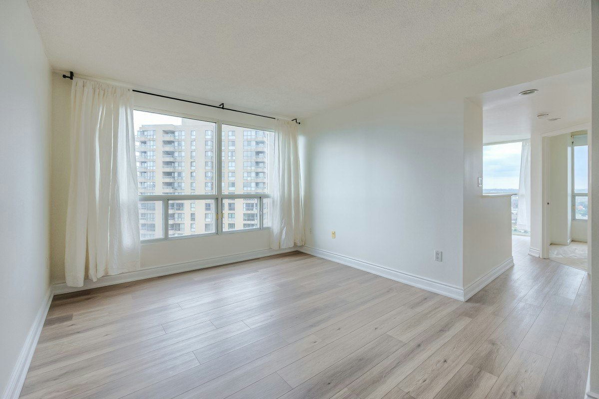 2504-5 Concorde Place, Toronto, ON, M3C 3K6 - 10