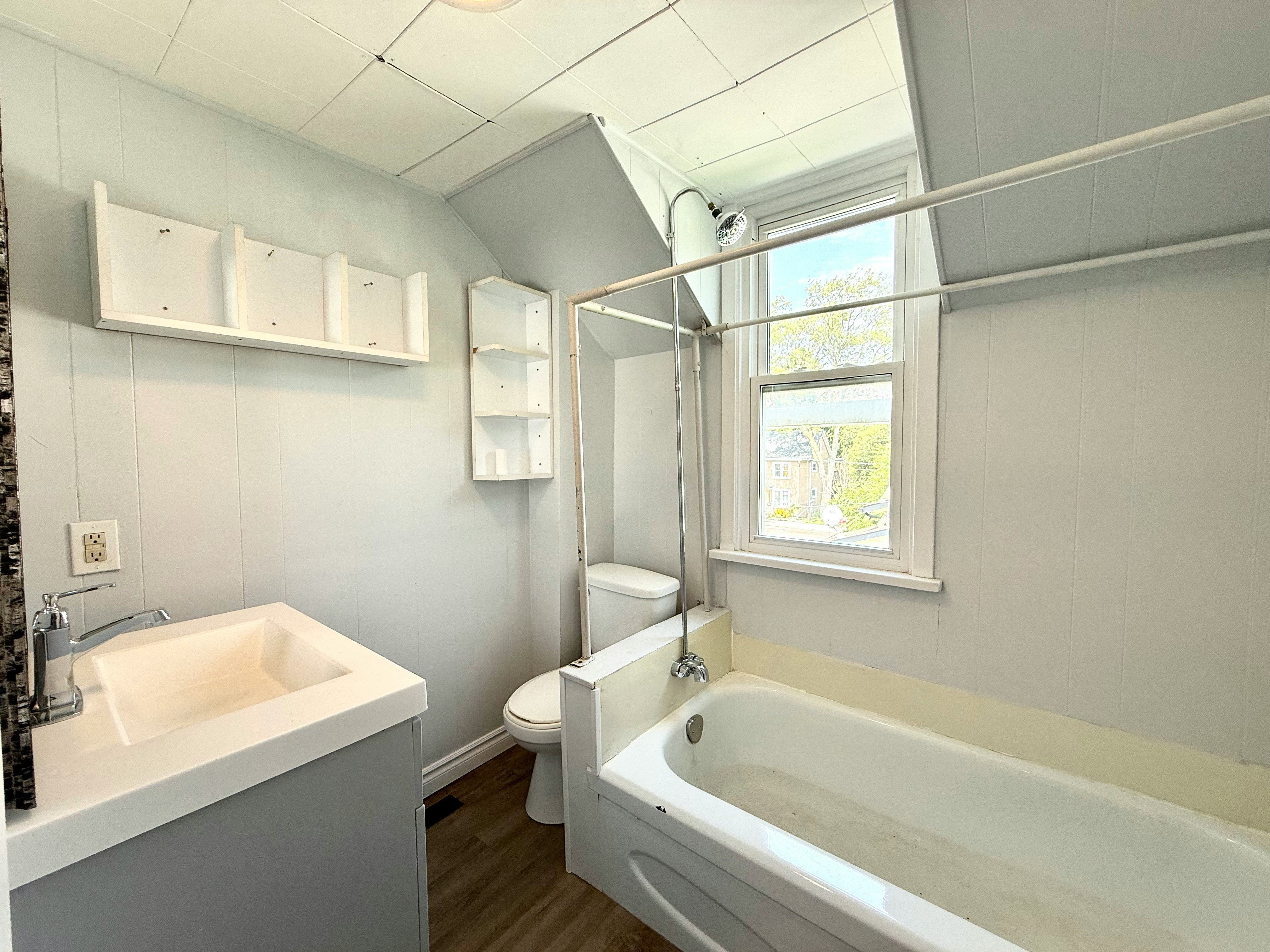 26 Albina Street, Welland, ON, L3C 1P3 - 9