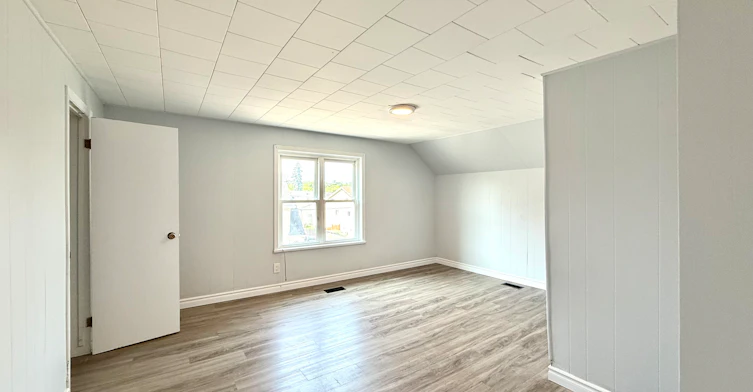 26 Albina Street, Welland, ON, L3C 1P3 - 3