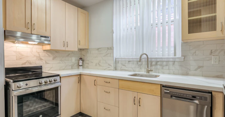 L2-16 Acacia Lower Road, Toronto, ON, M4S 2K4 - 3