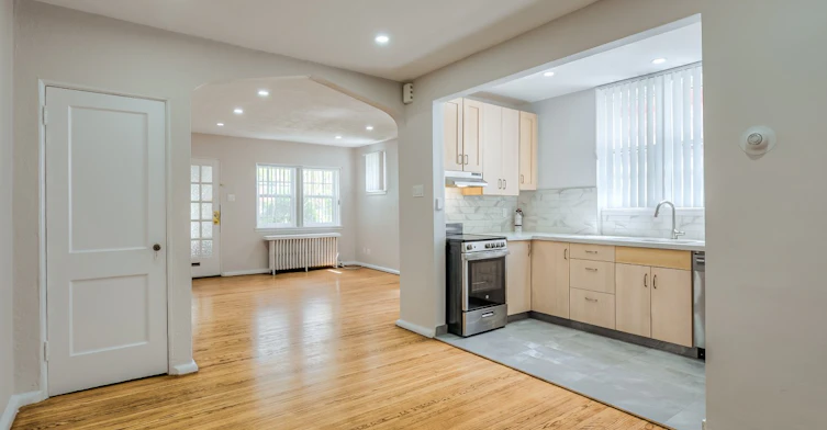 L2-16 Acacia Lower Road, Toronto, ON, M4S 2K4 - 7