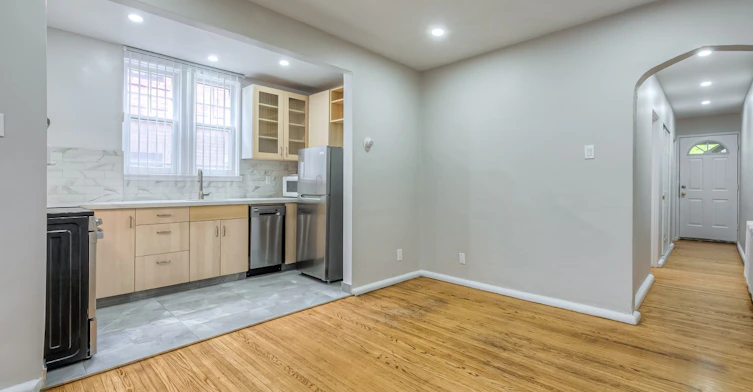 L2-16 Acacia Lower Road, Toronto, ON, M4S 2K4 - 4