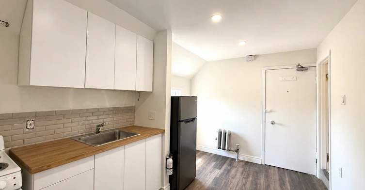 21 Locke Street South, Hamilton, ON, L8P 3Z9 - 2