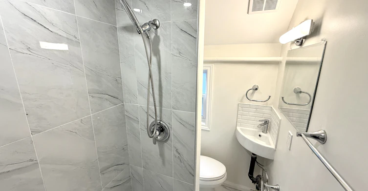 21 Locke Street South, Hamilton, ON, L8P 3Z9 - 3