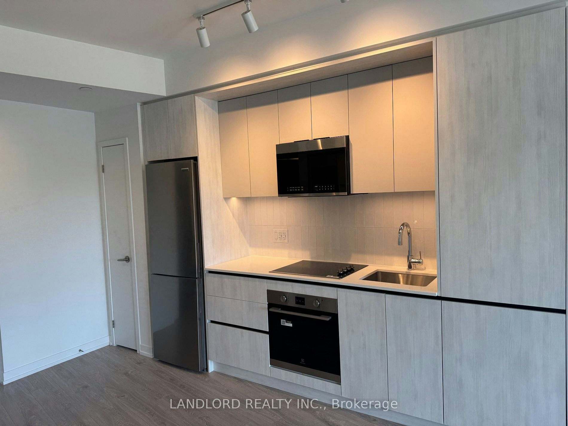 Suite 321-2485 Eglinton Avenue West, Mississauga, ON, L5M 2T1 - 4