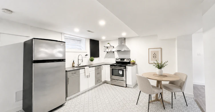908 Fennell Avenue East, Hamilton, ON, L8V 1W6