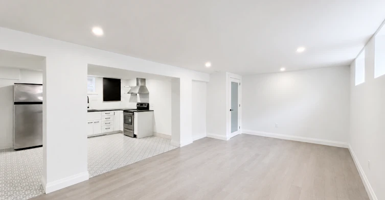 908 Fennell Avenue East, Hamilton, ON, L8V 1W6 - 4