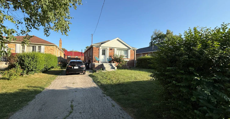 BSMT-220 Ellington Drive, Toronto, ON, M1R 3Y4 - 14