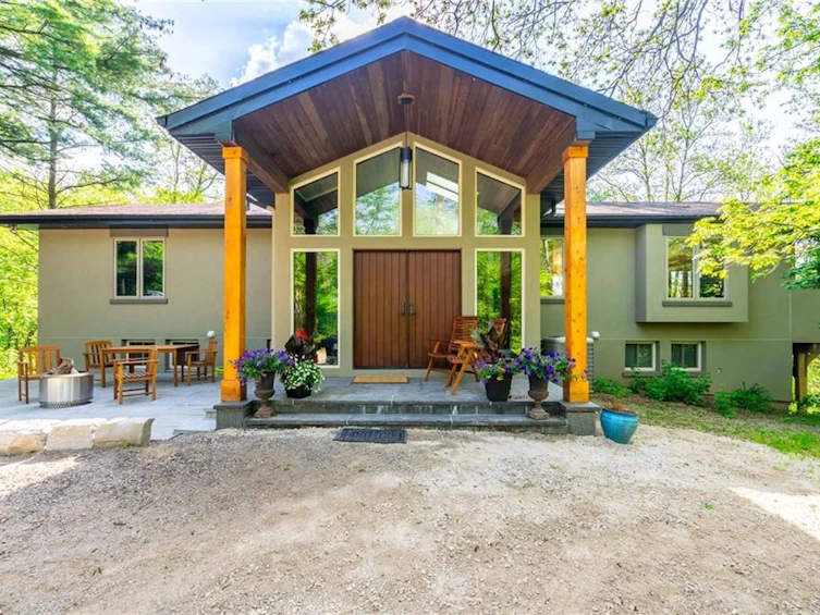 152 Weirs Lane, Hamilton, ON, L9H 5E3