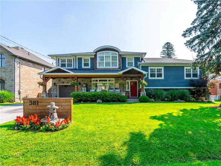 381 Woodworth Court, Hamilton, ON, L9G 2N2 - 2