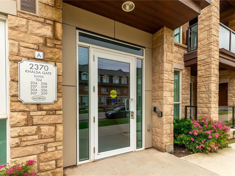 209-2370 Khalsa Gate, Oakville, ON, L6M 1P5 - 2