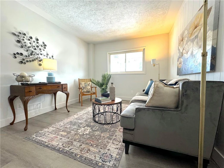 39 Glendale Avenue N, Hamilton, ON, L8L 7J5 - 6