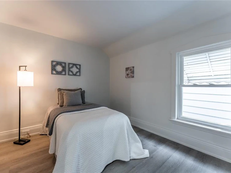 39 Glendale Avenue N, Hamilton, ON, L8L 7J5 - 19