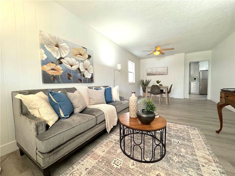 39 Glendale Avenue N, Hamilton, ON, L8L 7J5 - 4