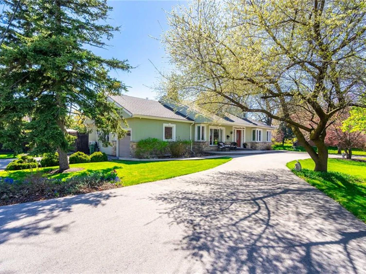 46 Mountain Brow Boulevard, Hamilton, ON, L8T 1A3 - 3