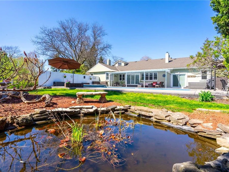 46 Mountain Brow Boulevard, Hamilton, ON, L8T 1A3 - 47
