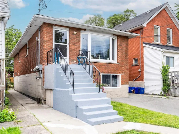 28 East 23rd Street East, Hamilton, ON, L8V 2W6 - 2
