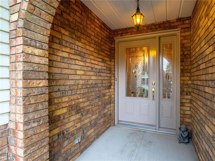 23 Raglan Street, Hamilton, ON, L0R 2H6 - 4
