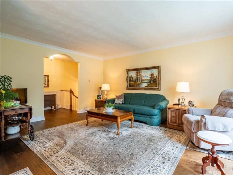 23 Raglan Street, Hamilton, ON, L0R 2H6 - 8
