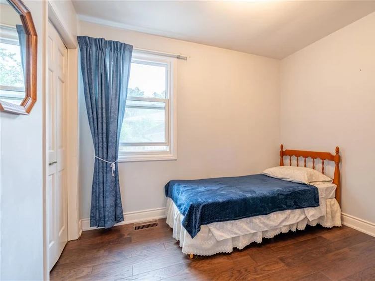 23 Raglan Street, Hamilton, ON, L0R 2H6 - 23