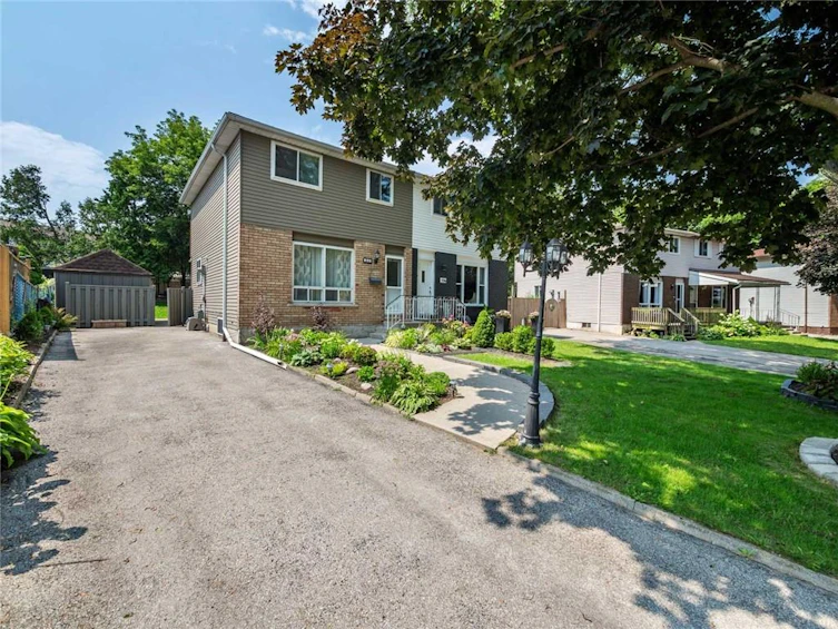 598 Brigadoon Drive, Hamilton, ON, L9C 6E7 - 2