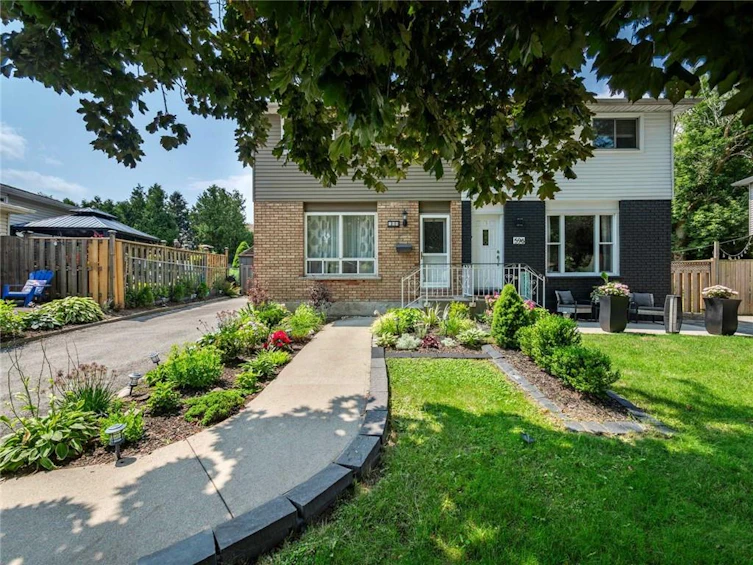 598 Brigadoon Drive, Hamilton, ON, L9C 6E7