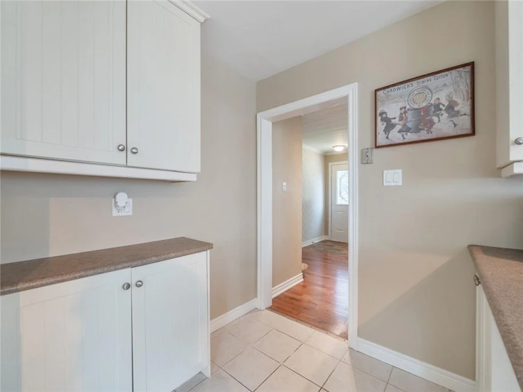 598 Brigadoon Drive, Hamilton, ON, L9C 6E7 - 9