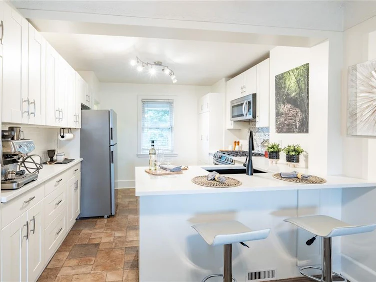 150 Crosthwaite Avenue N, Hamilton, ON, L8H 4V5 - 8
