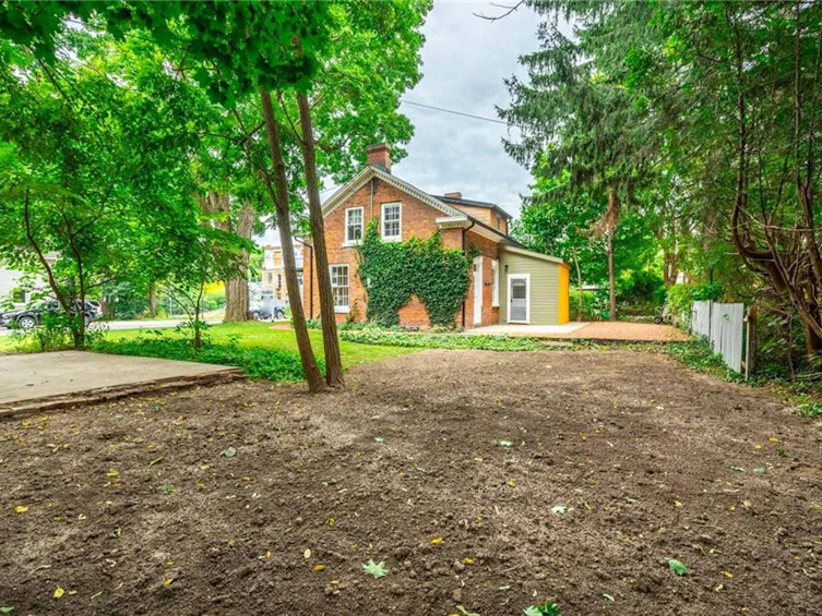 8 Market Street N, Hamilton, ON, L9H 2Y1 - 28
