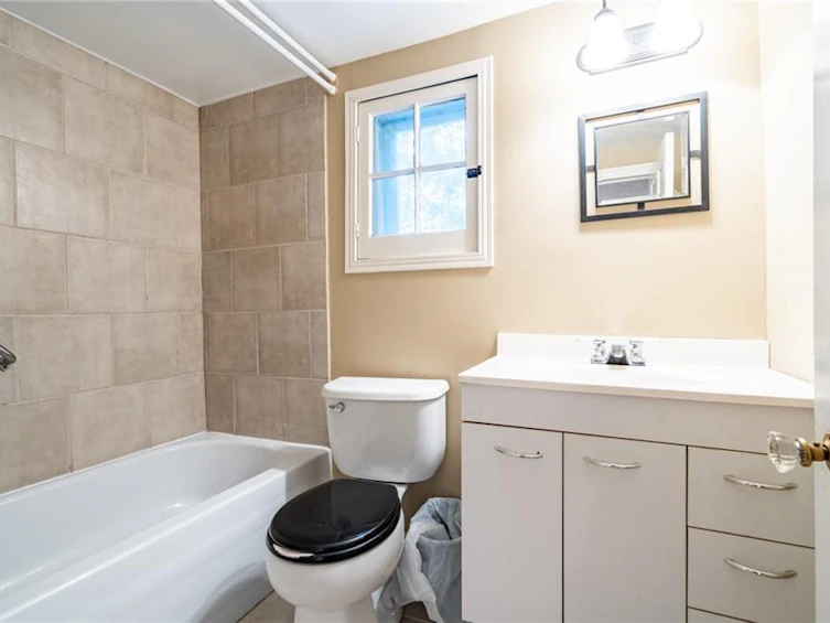 8 Market Street N, Hamilton, ON, L9H 2Y1 - 24