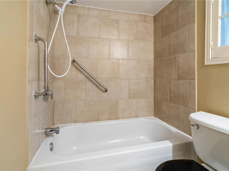 8 Market Street N, Hamilton, ON, L9H 2Y1 - 25