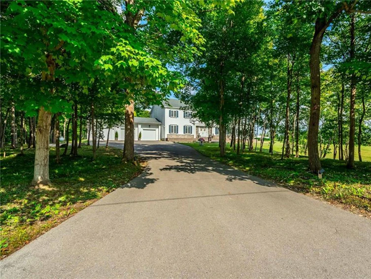 802 Middletown Road, Hamilton, ON, L8B 1P4 - 2