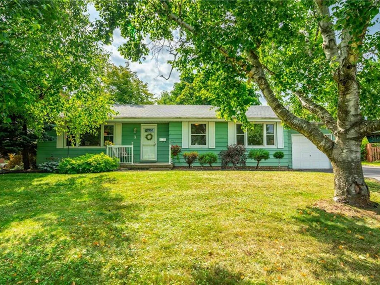 3 Algonquin Avenue, Hamilton, ON, L9H 7K9