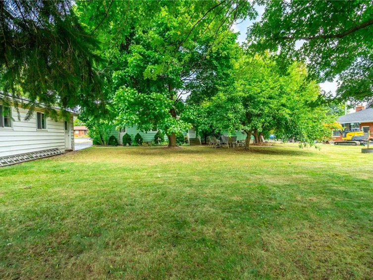 3 Algonquin Avenue, Hamilton, ON, L9H 7K9 - 30