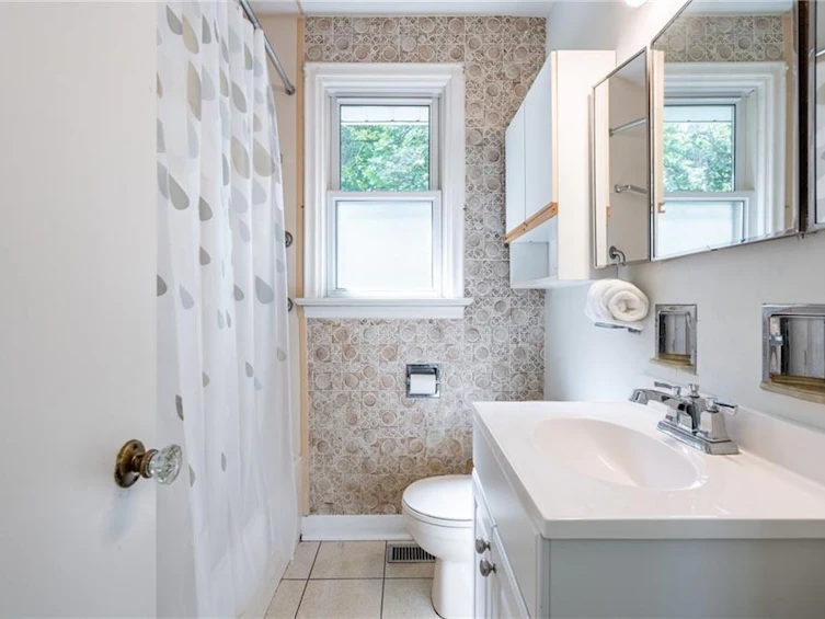 3 Algonquin Avenue, Hamilton, ON, L9H 7K9 - 18