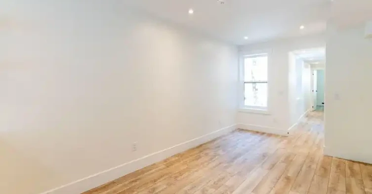 129 Kenilworth Avenue, Toronto, ON, M4L 3S7 - 7