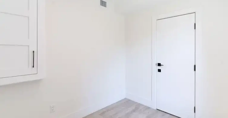 129 Kenilworth Avenue, Toronto, ON, M4L 3S7 - 10