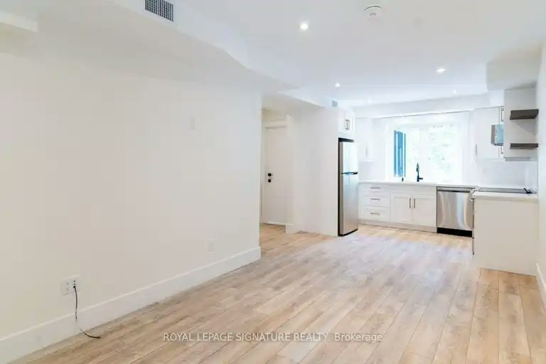 129 Kenilworth Avenue, Toronto, ON, M4L 3S7 - 6