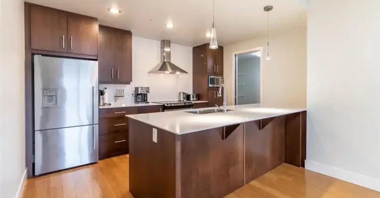 2040 Springfield Road, Kelowna, BC, V1Y 5V8