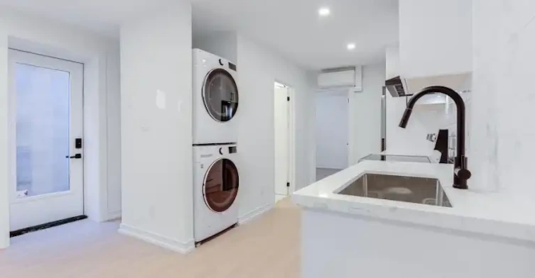 11 Condor Avenue, Toronto, ON, M4J 3M5 - 9