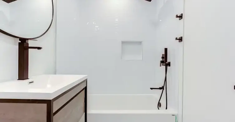 11 Condor Avenue, Toronto, ON, M4J 3M5 - 7