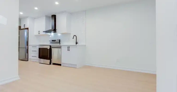 11 Condor Avenue, Toronto, ON, M4J 3M5 - 3
