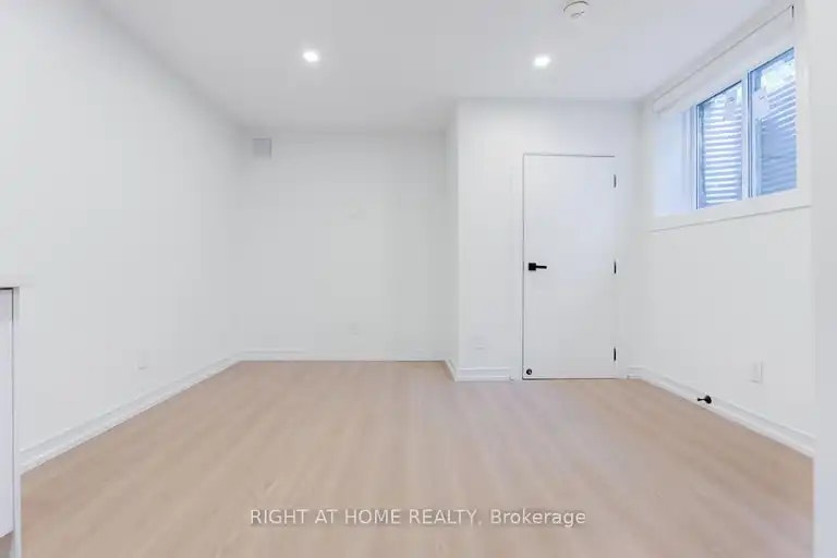 11 Condor Avenue, Toronto, ON, M4J 3M5